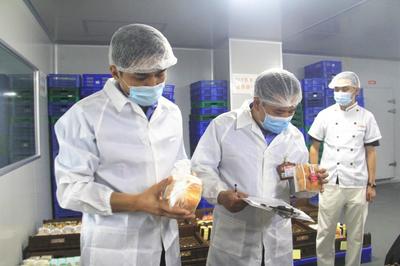 廣西欽州市全力沖刺創建國家食品安全示范城市紀實 保健食品生產的質量安全之路